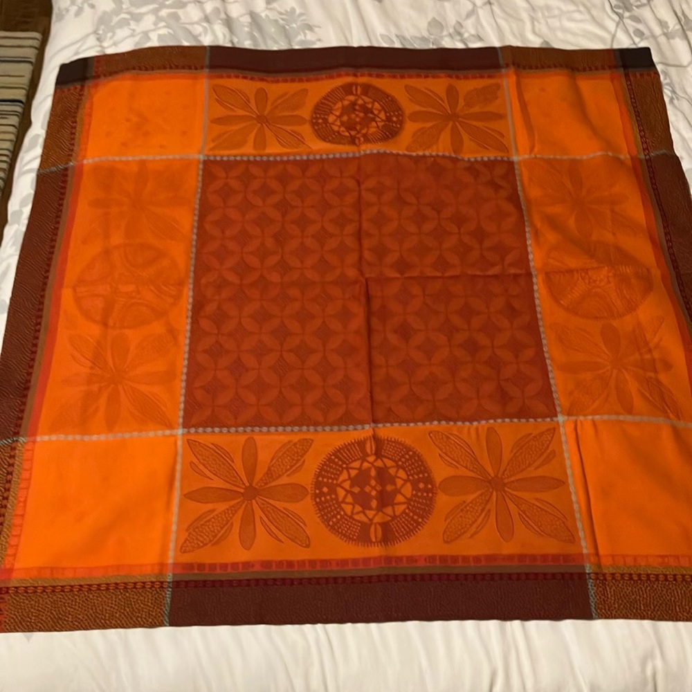 Le Jacquard Francais Tablecloth